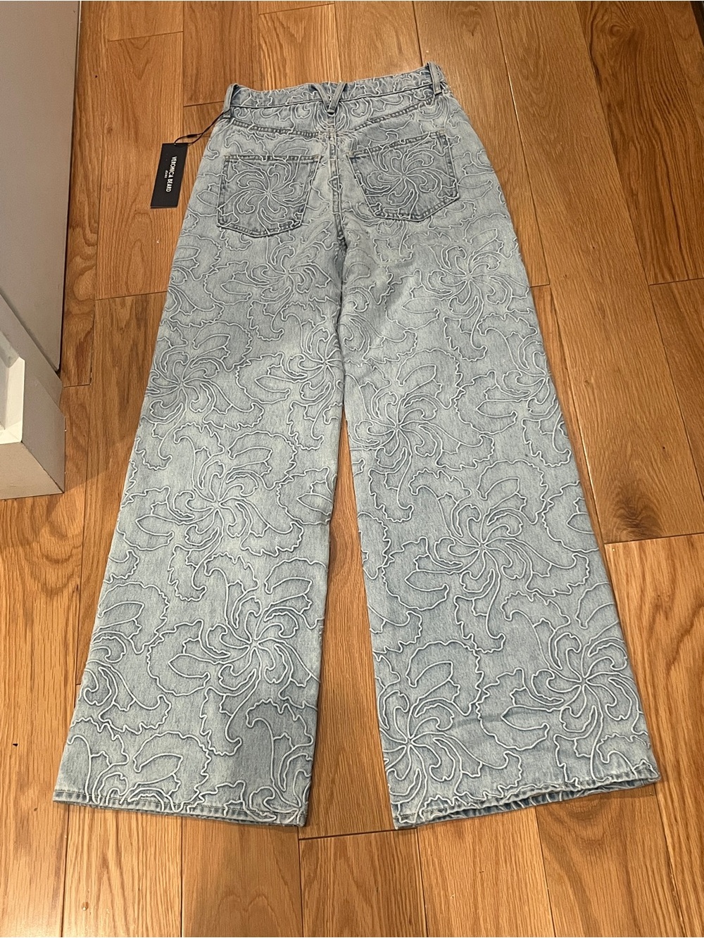 VERONICA BEARD TAYLOR HIGH WAISTED EMBROIDERED FLORAL JEANS SUN SPARK - Picture 12 of 14